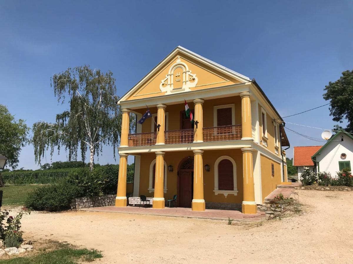 Apartmán Joe Bacsi Rezidenciaja Kisharsány Exteriér fotografie